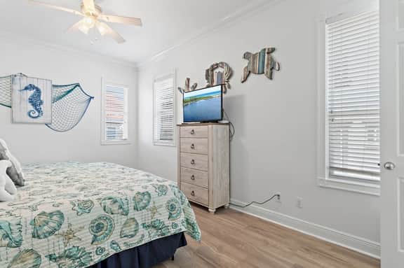 Beach Front Destin - Private Pool - Hot Tub & Game Room - Elevator - 8 bedrooms